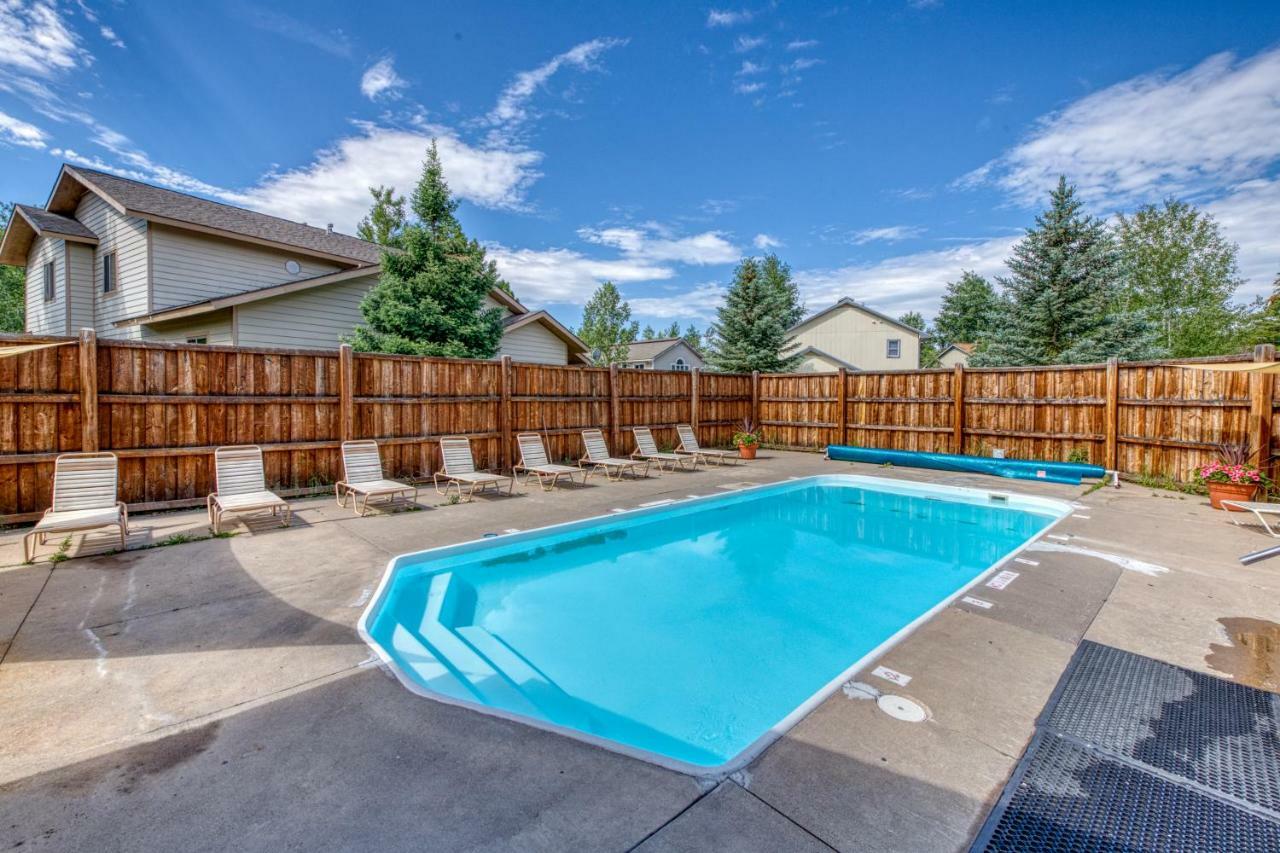 Between The Pines Steamboat Springs Exterior foto