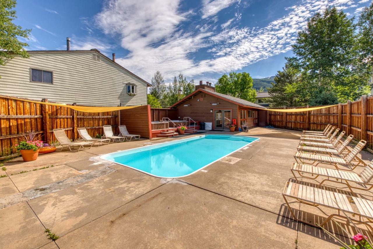 Between The Pines Steamboat Springs Exterior foto